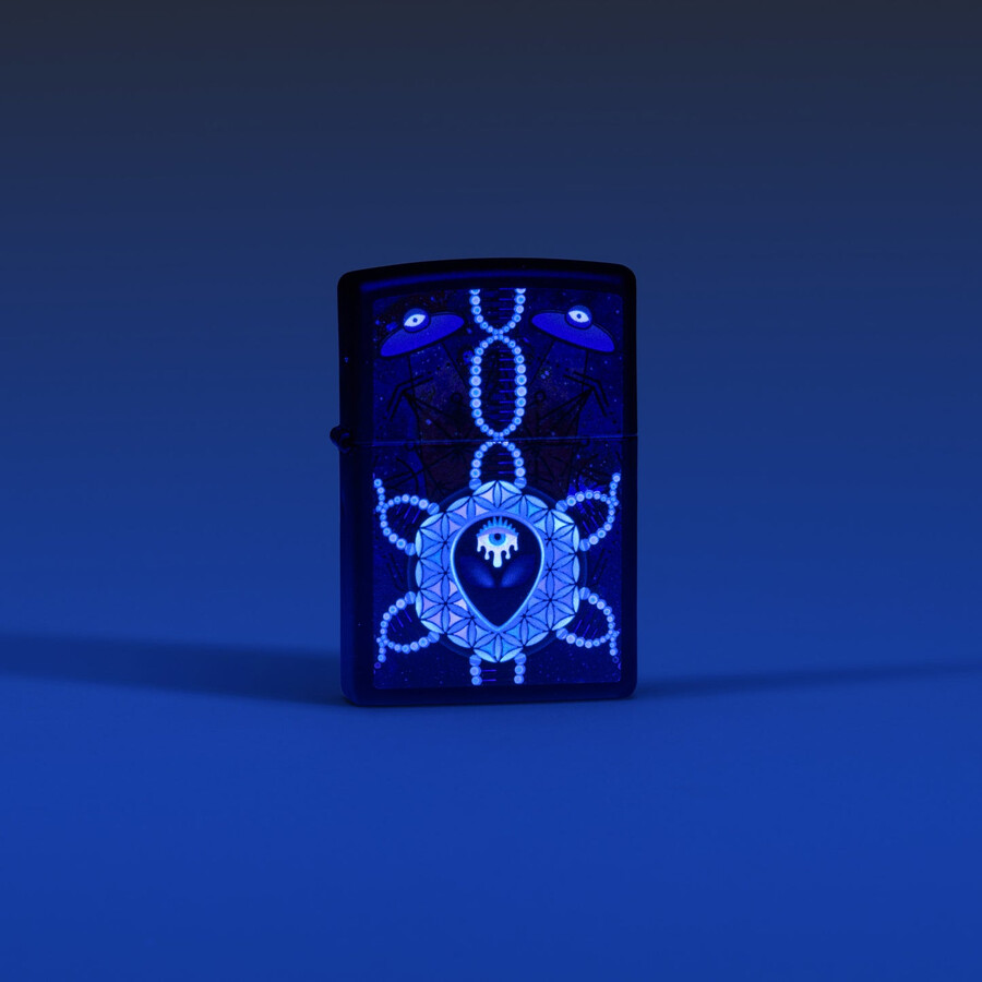 all seeing alien design