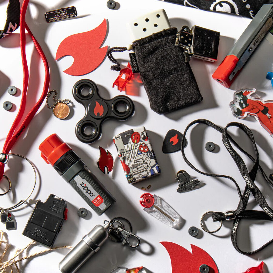 zippo i spy